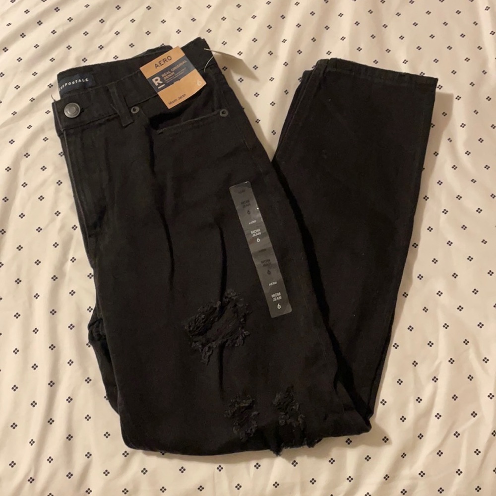 NWT Aeropostale Black Distressed Mom Jeans (size 6)